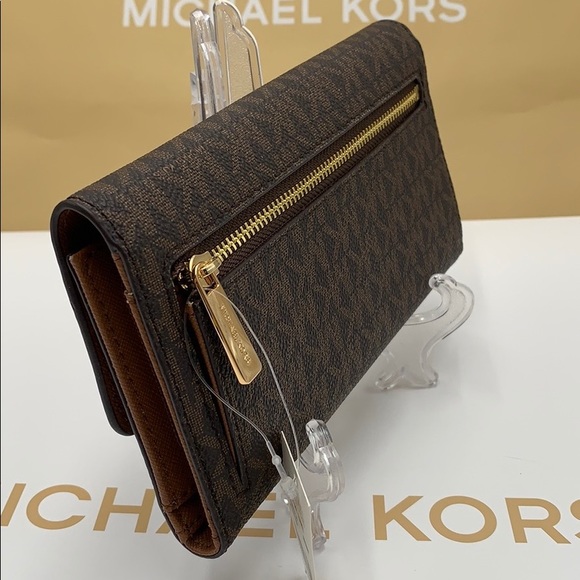 Michael Kors Jet Set Travel LG Trifold Wallet - Picture 12 of 16